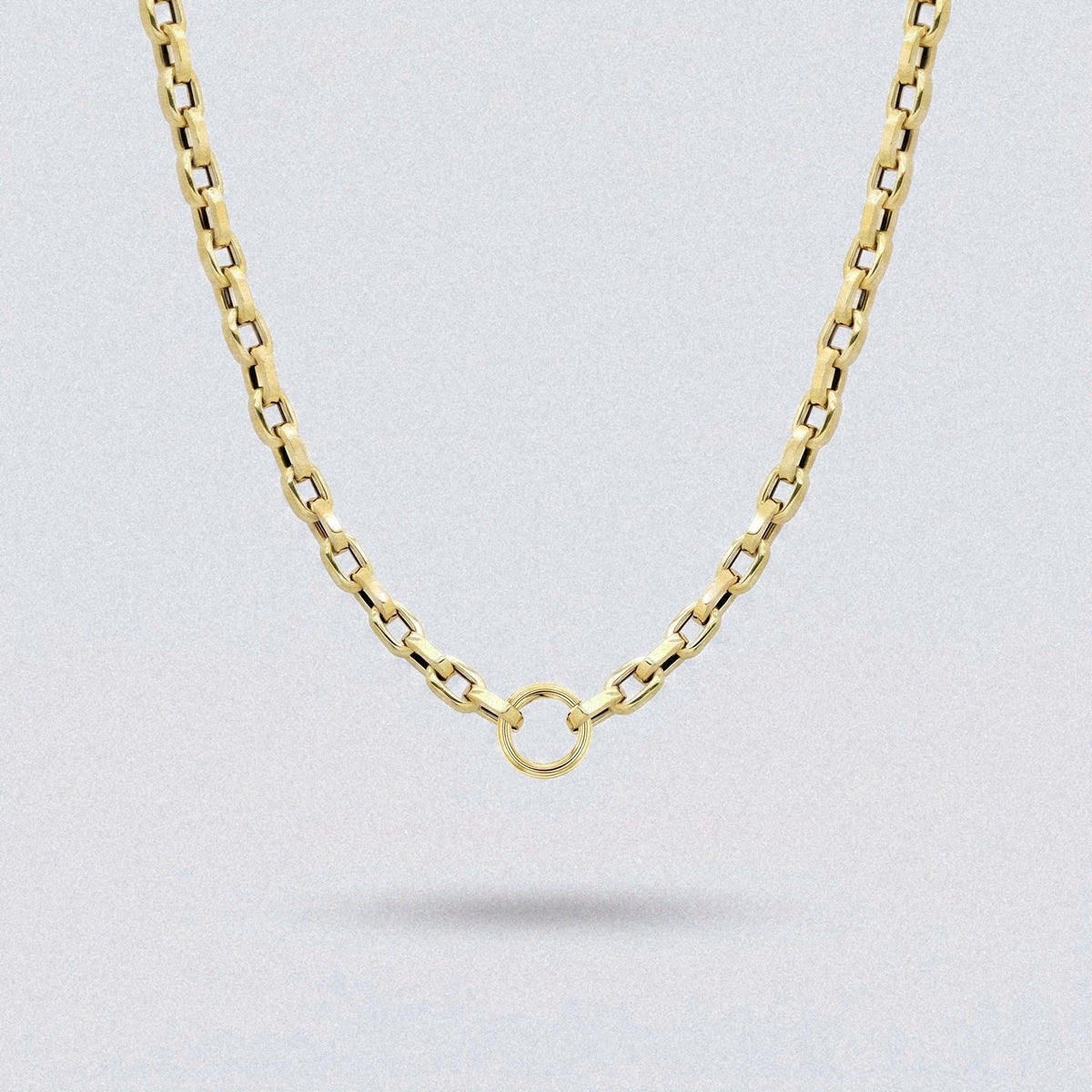Box chain necklace in solid yellow gold with a diamond centre ring