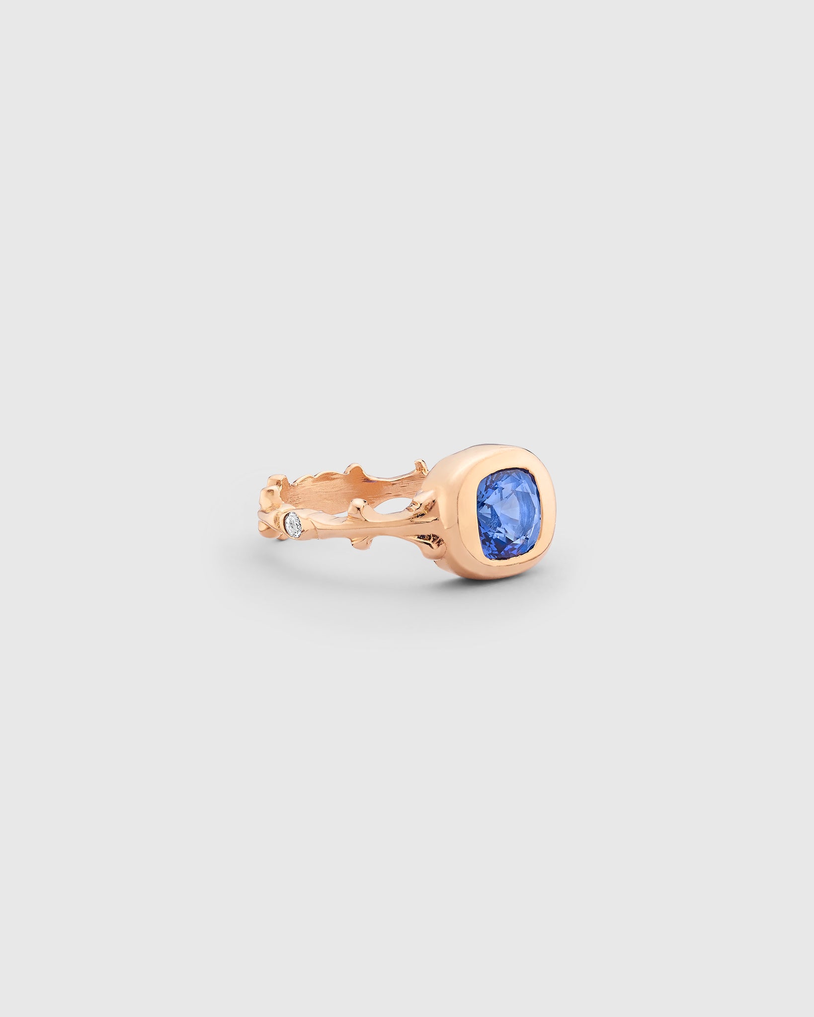 Romantica Blue Sapphire Ring